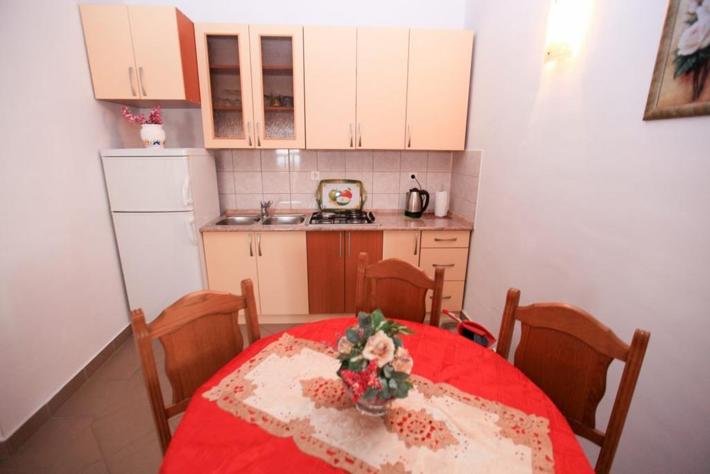 Apartments Franc Povljana Zimmer foto